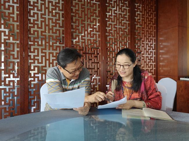 6 与越剧语音专家周冠均请教、探讨语音问题.jpg