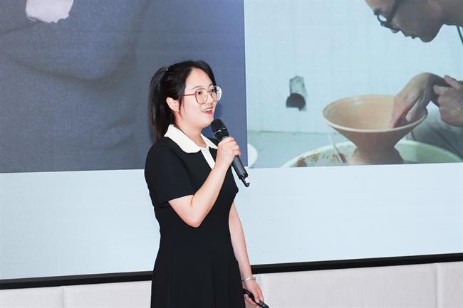 胡墨智丽.jpg 胡墨智丽.jpg