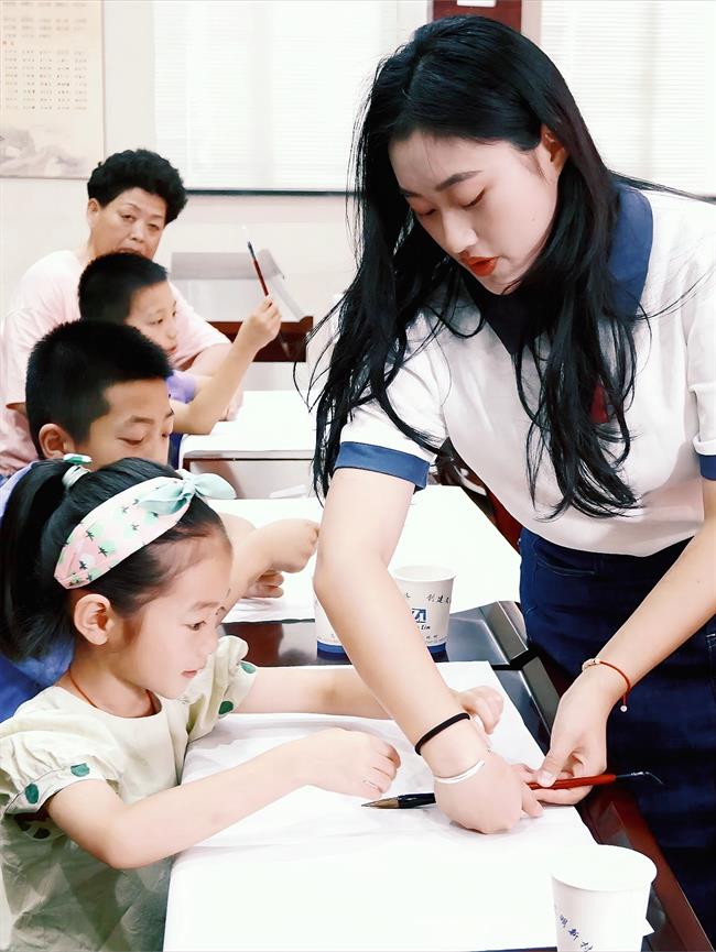 皂林村-书法体验课1.jpg 皂林村-书法体验课1.jpg