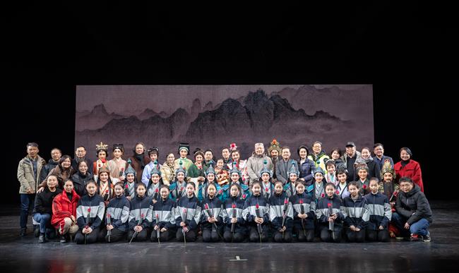 合影.jpg 合影.jpg